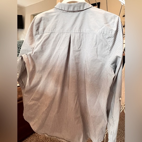 Apt. 9 gray/whites stripped women’s long sleeve button down blouse. Size Large - Picture 3 of 6